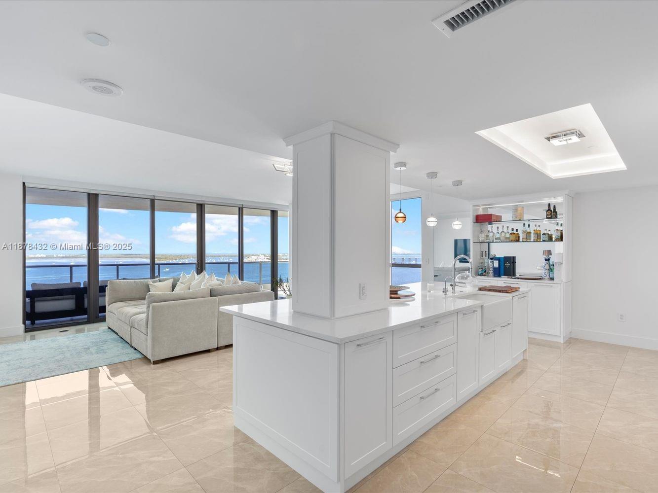 1331 Brickell Bay Dr 1811