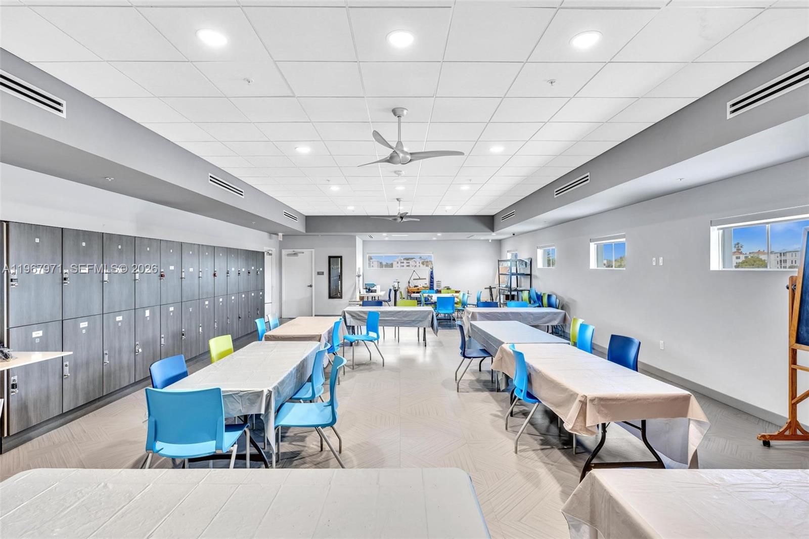 HUNTINGTON POINTE - Residential