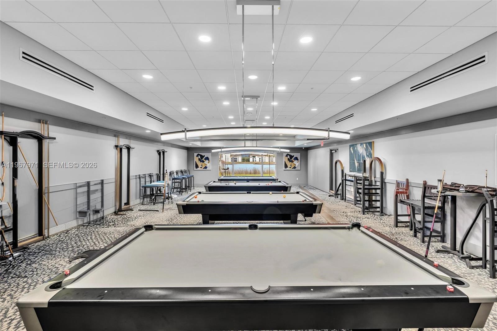 HUNTINGTON POINTE - Residential