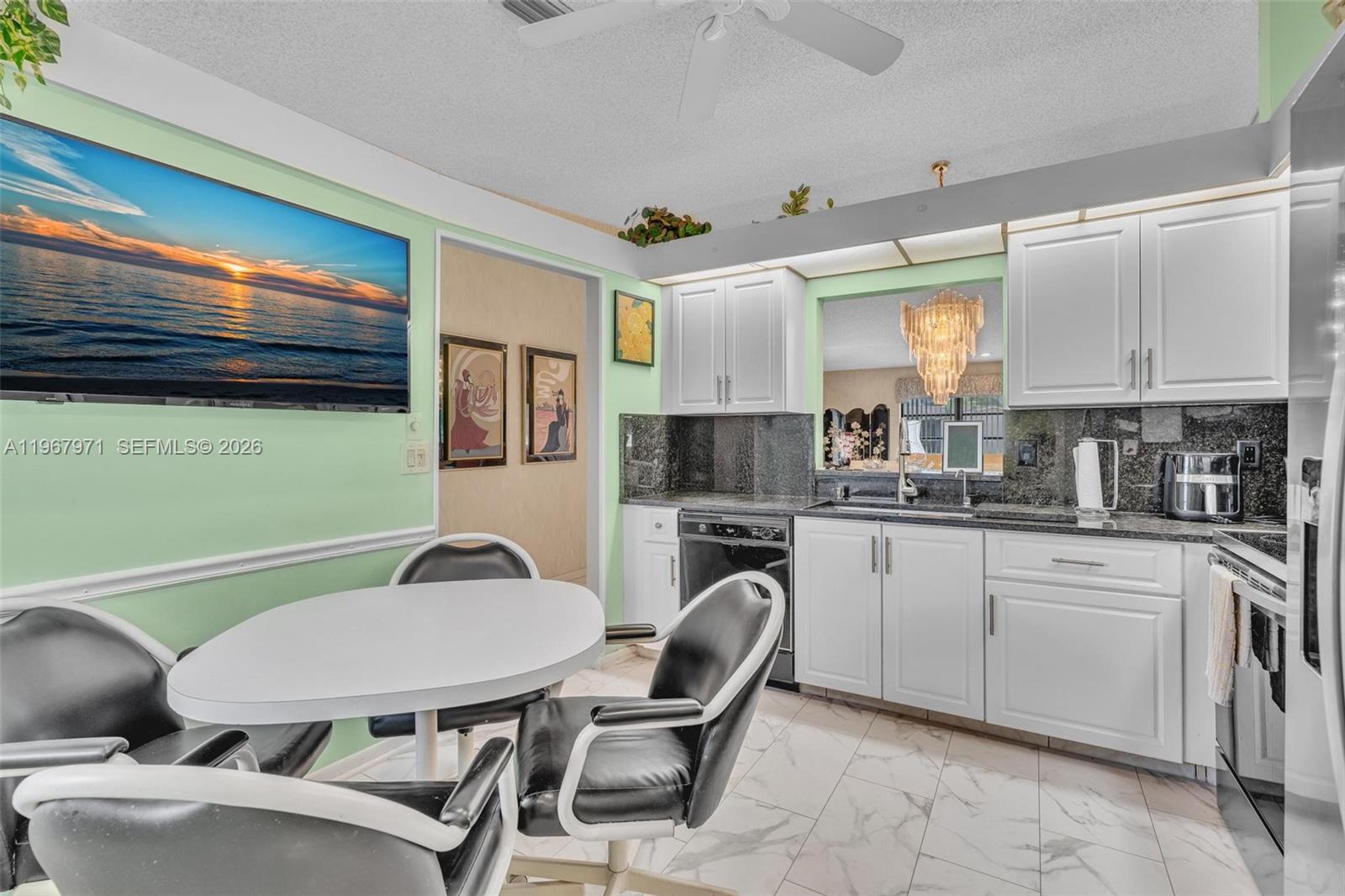 HUNTINGTON POINTE - Residential