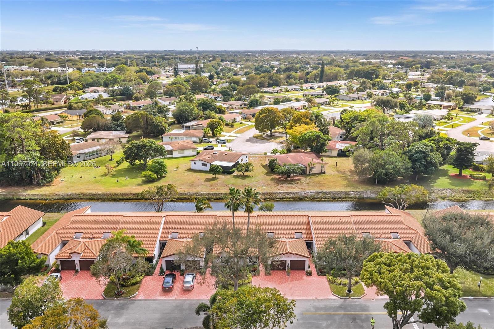 HUNTINGTON POINTE - Residential