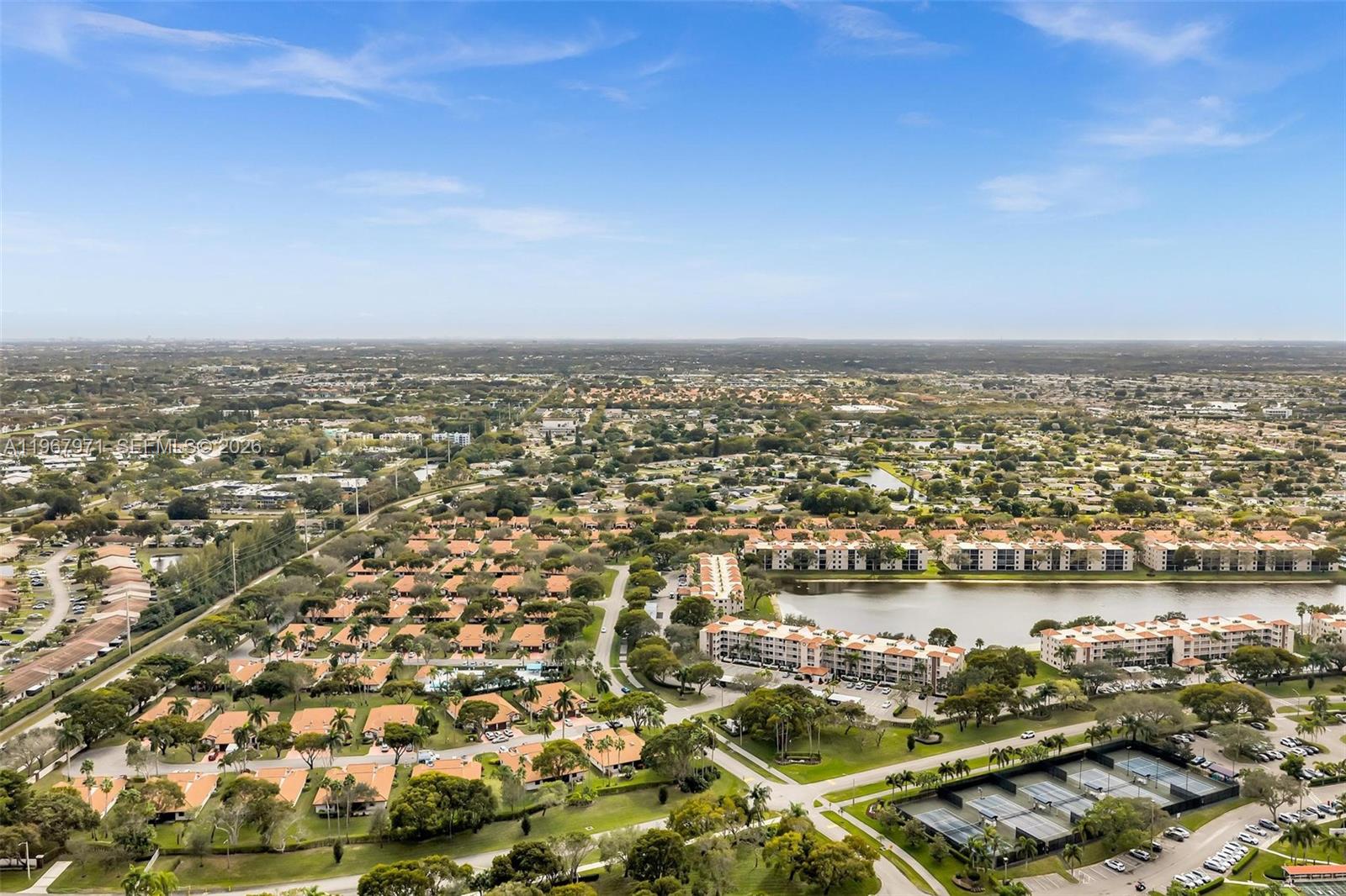 HUNTINGTON POINTE - Residential