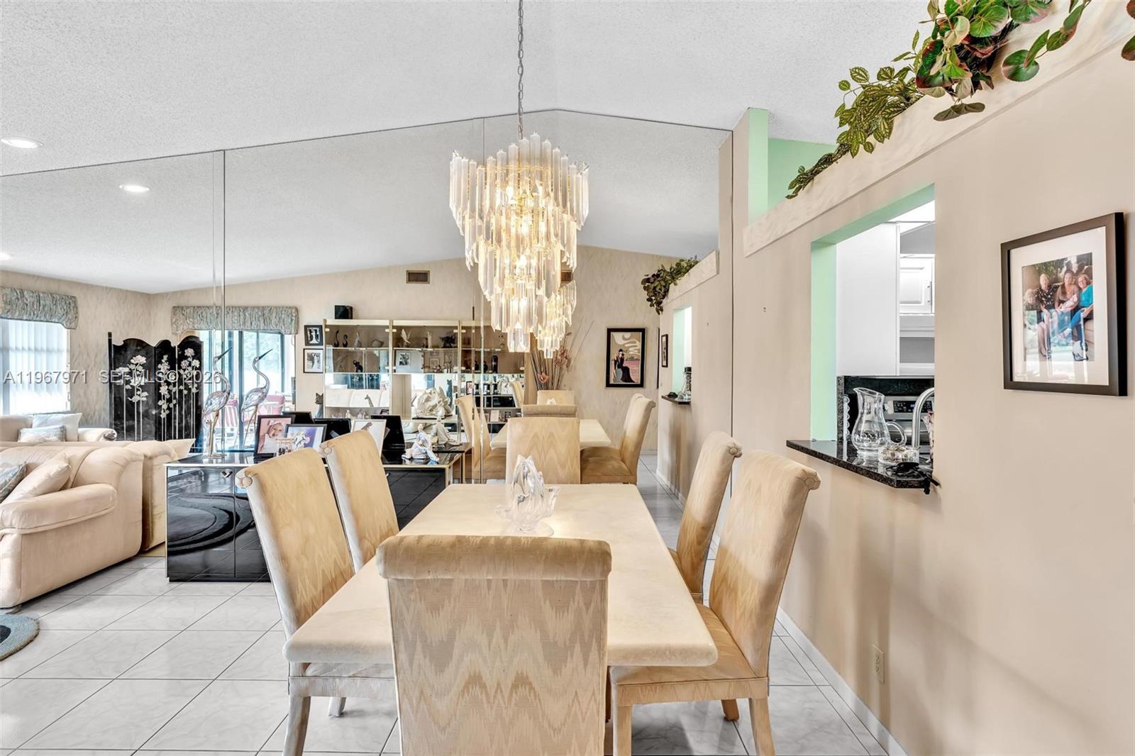 HUNTINGTON POINTE - Residential