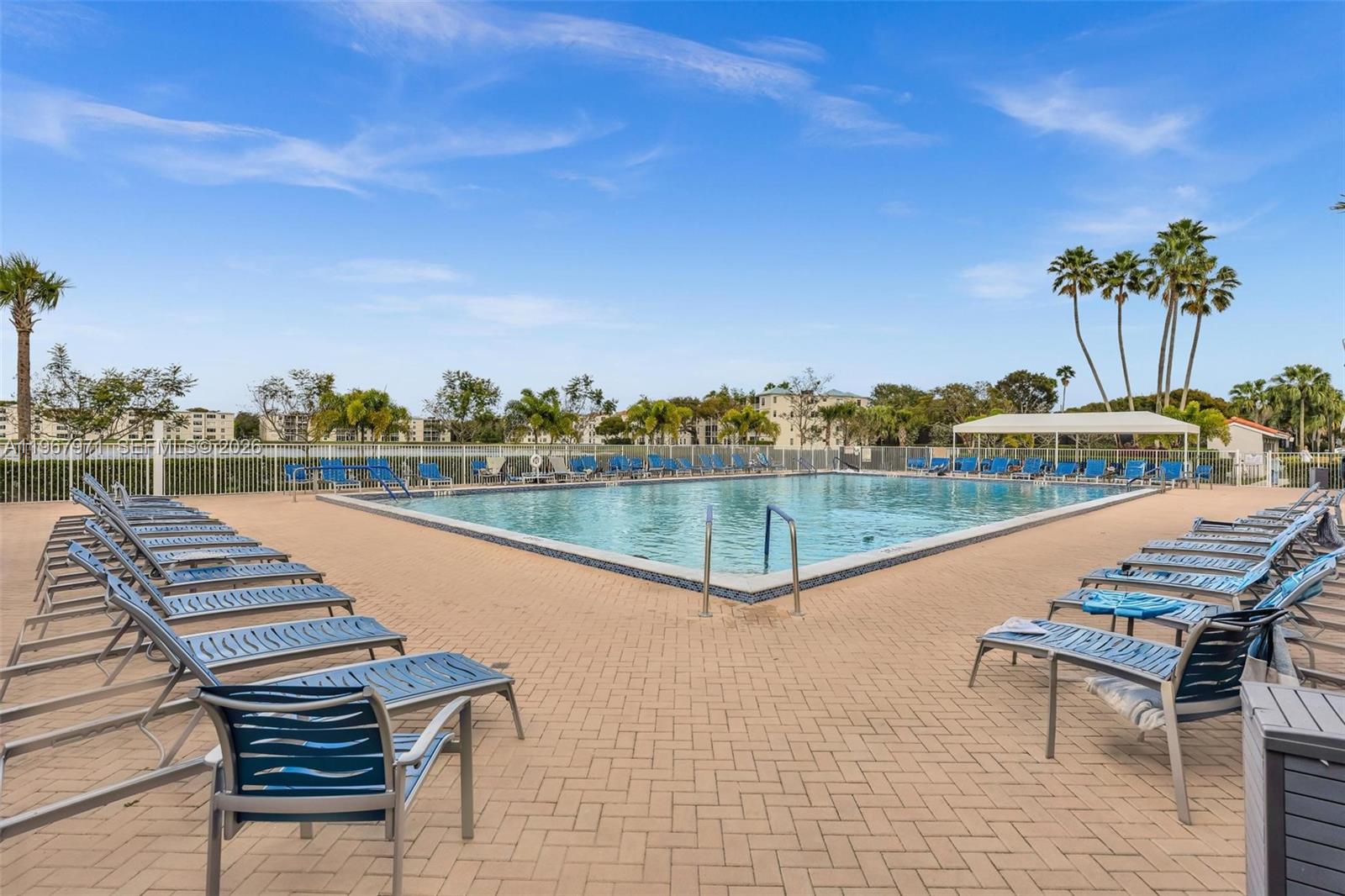 HUNTINGTON POINTE - Residential