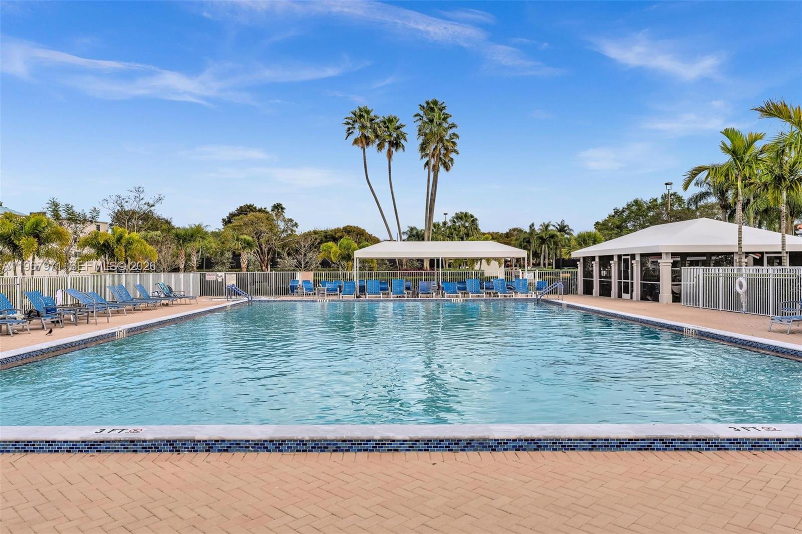 HUNTINGTON POINTE - Residential