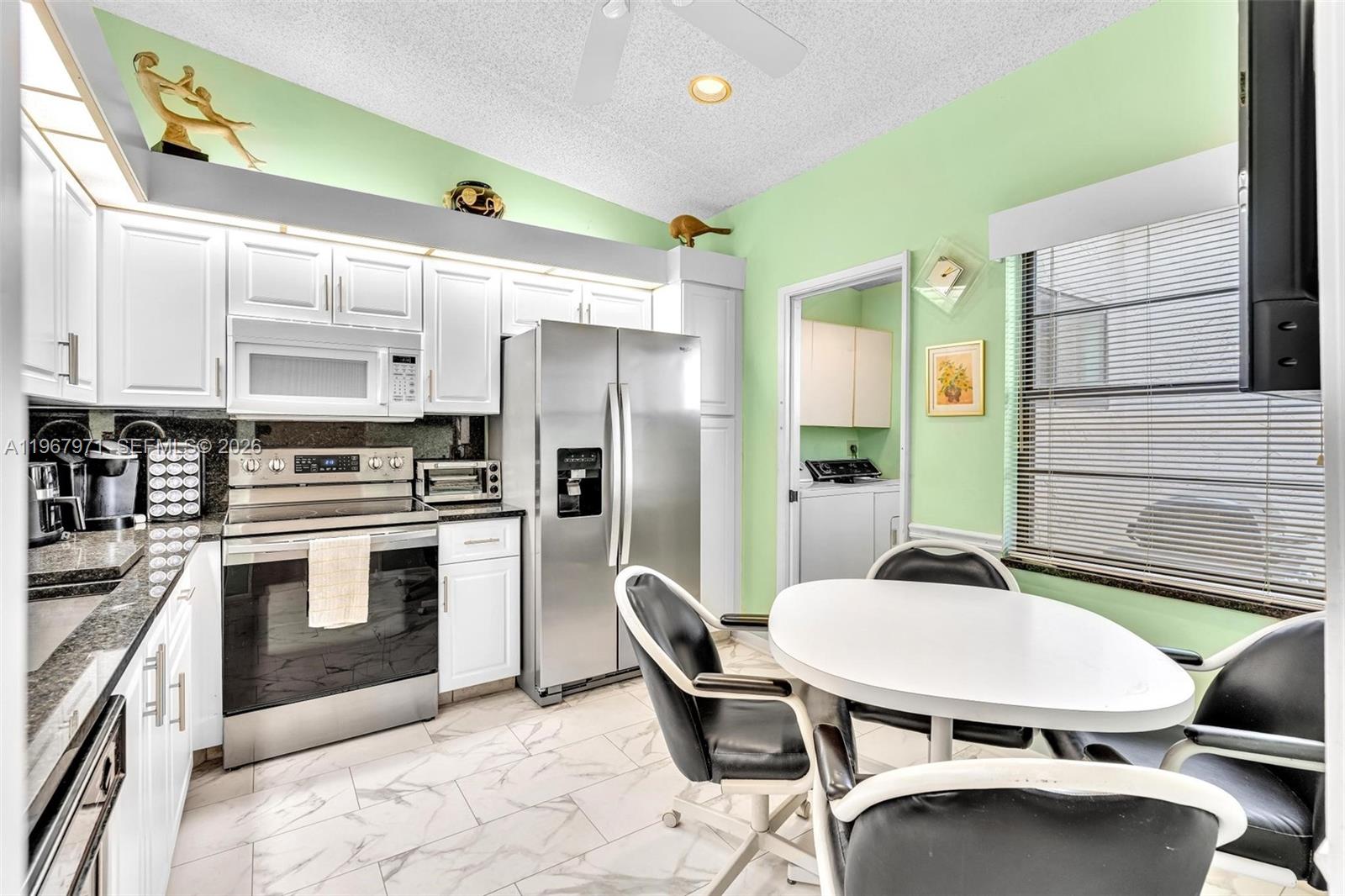 HUNTINGTON POINTE - Residential