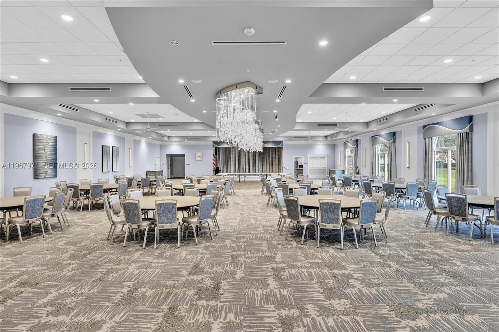 HUNTINGTON POINTE - Residential