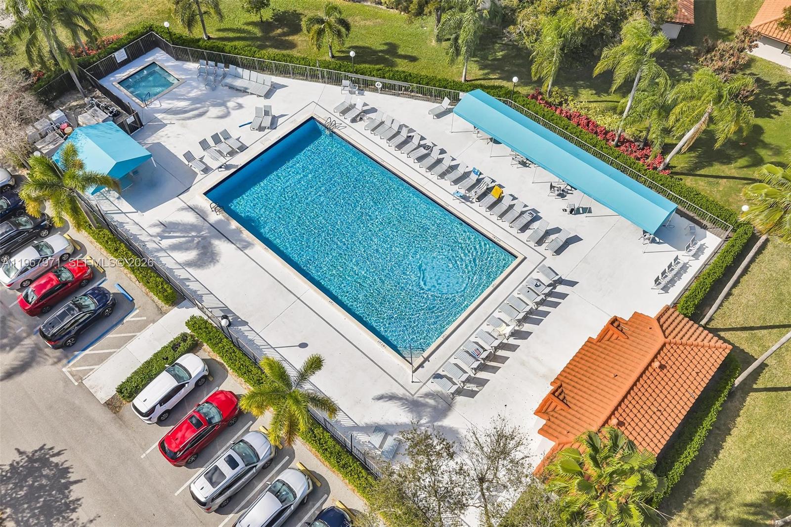 HUNTINGTON POINTE - Residential