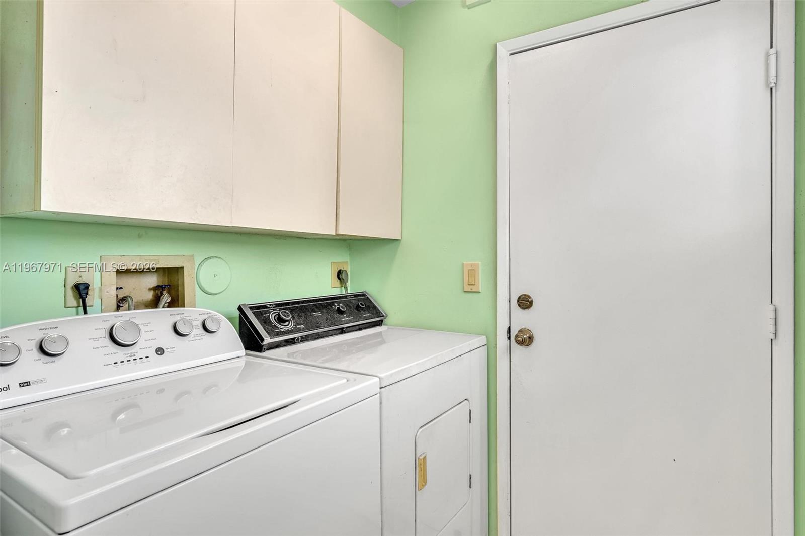 HUNTINGTON POINTE - Residential