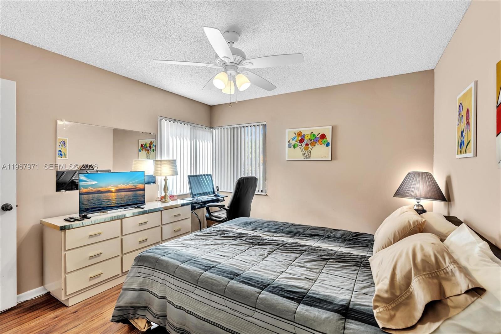 HUNTINGTON POINTE - Residential