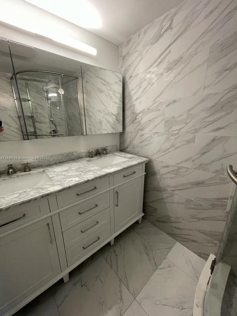 THIRD HORIZONS CONDO - Residential