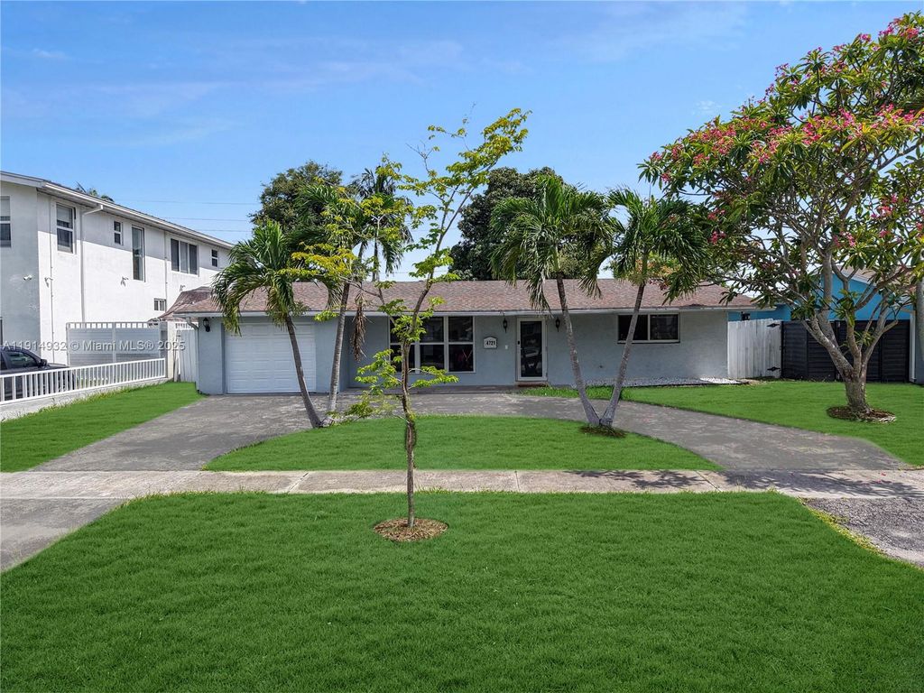 Photo of 4721 W Park Rd #., Hollywood, FL 33021 (MLS # A11914932)