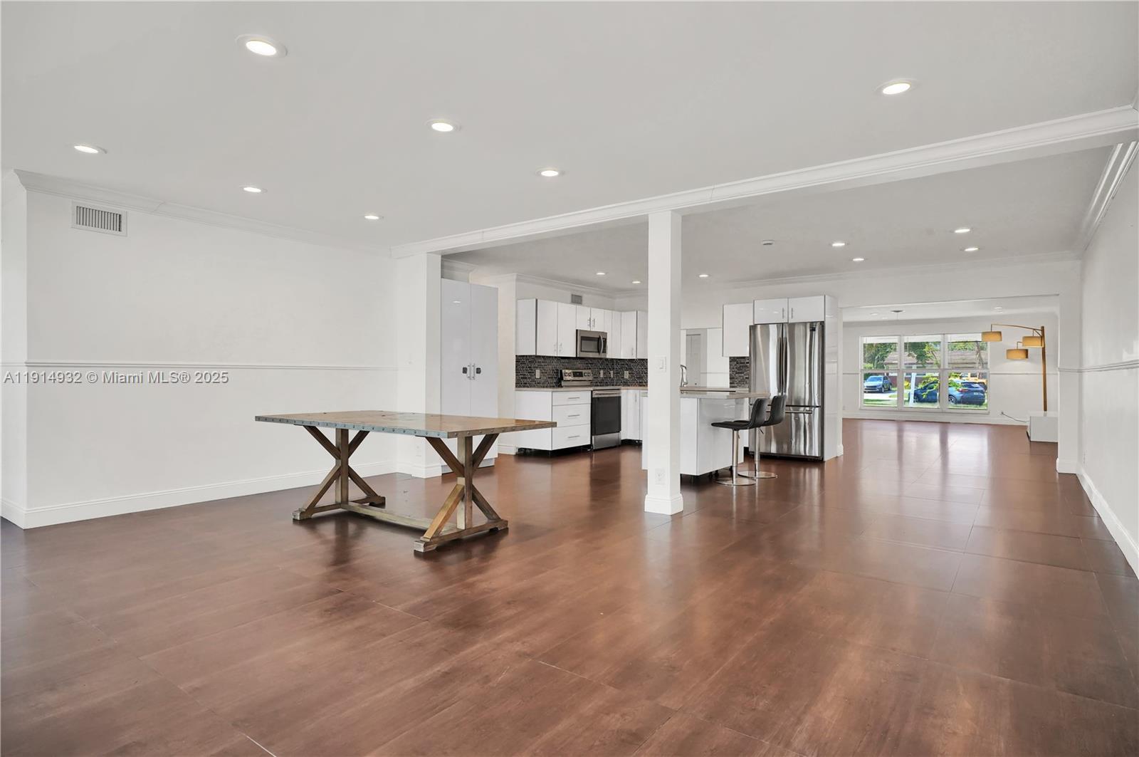 HOLLYWOOD HILLS AMEN PLAT - Residential Lease