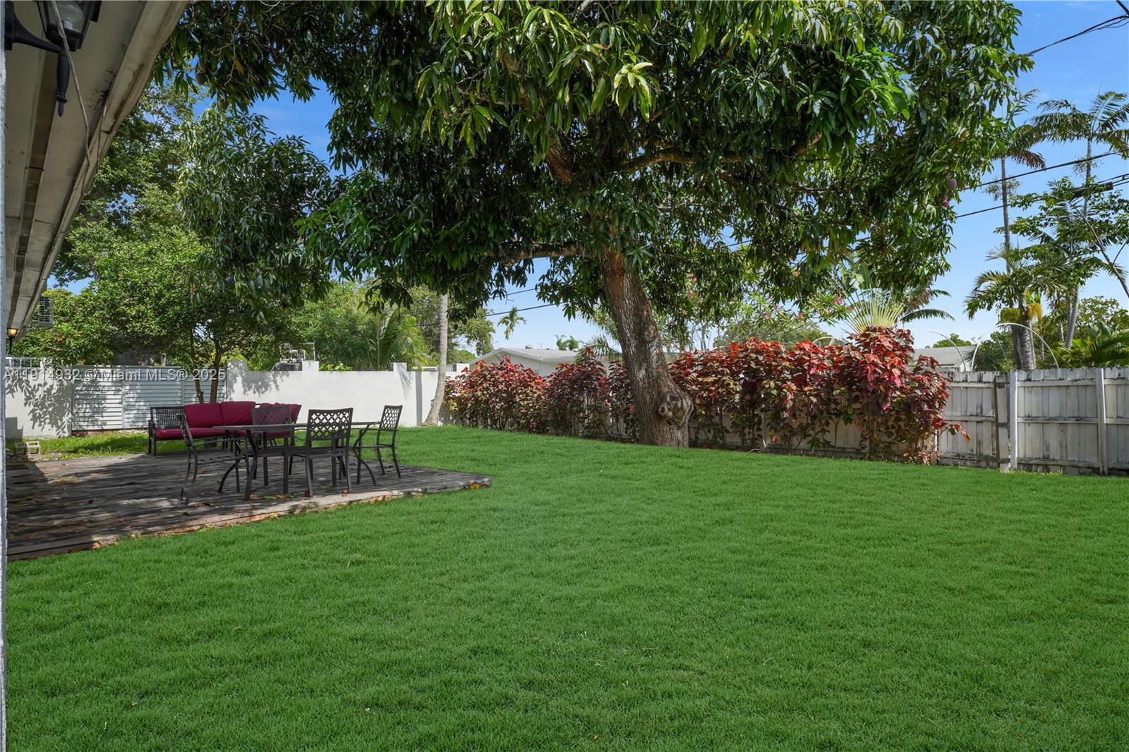 HOLLYWOOD HILLS AMEN PLAT - Residential Lease