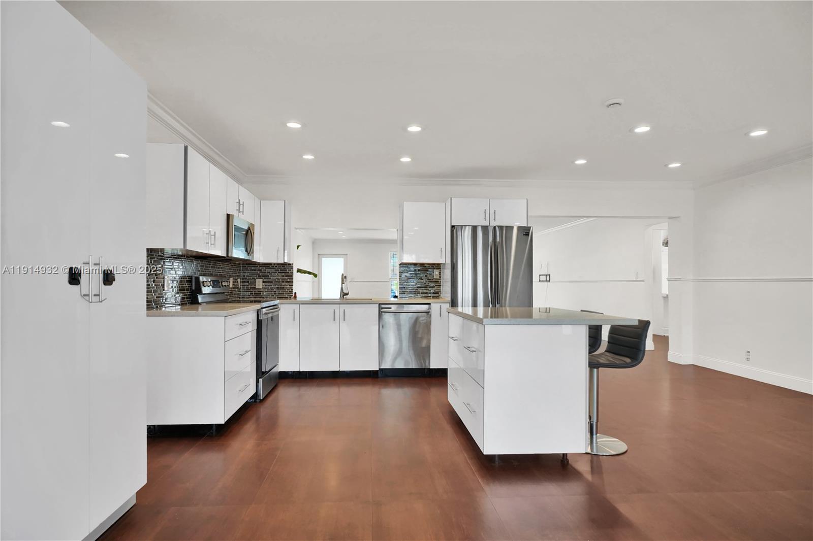 HOLLYWOOD HILLS AMEN PLAT - Residential Lease