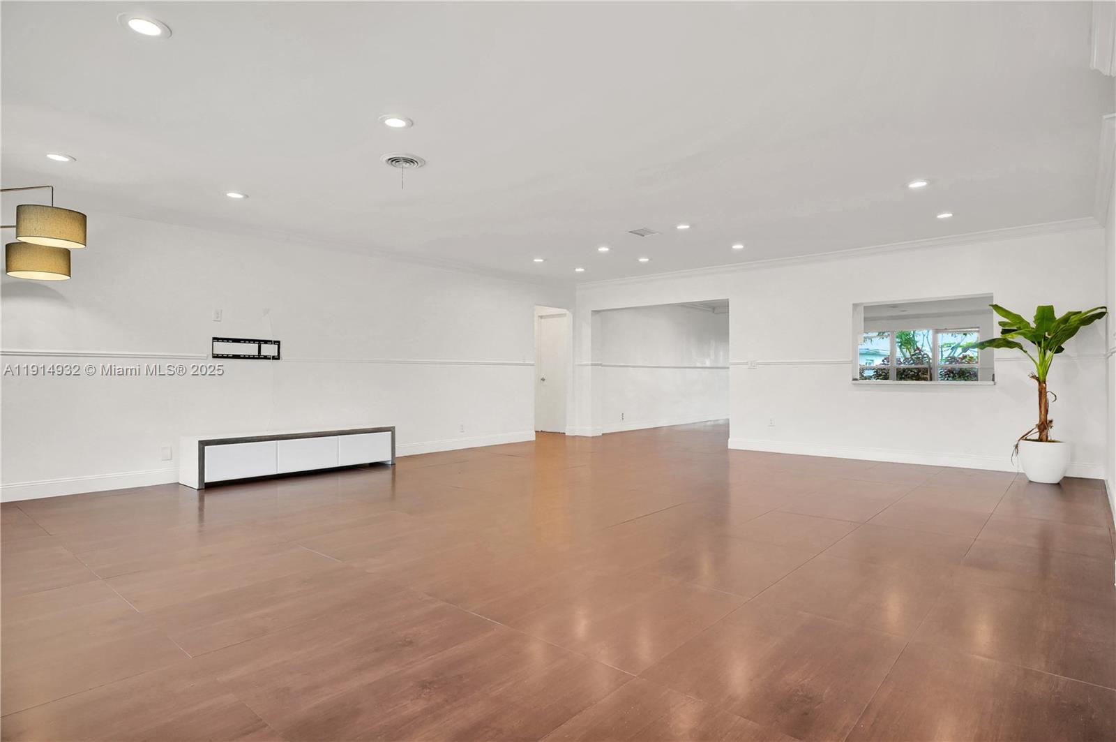 HOLLYWOOD HILLS AMEN PLAT - Residential Lease