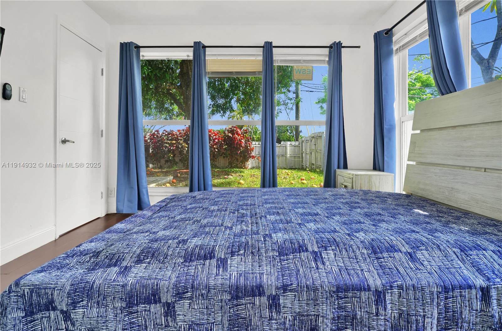 HOLLYWOOD HILLS AMEN PLAT - Residential Lease