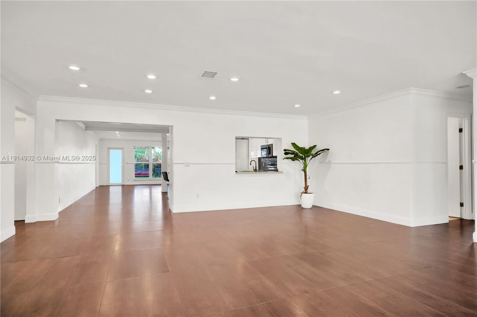 HOLLYWOOD HILLS AMEN PLAT - Residential Lease