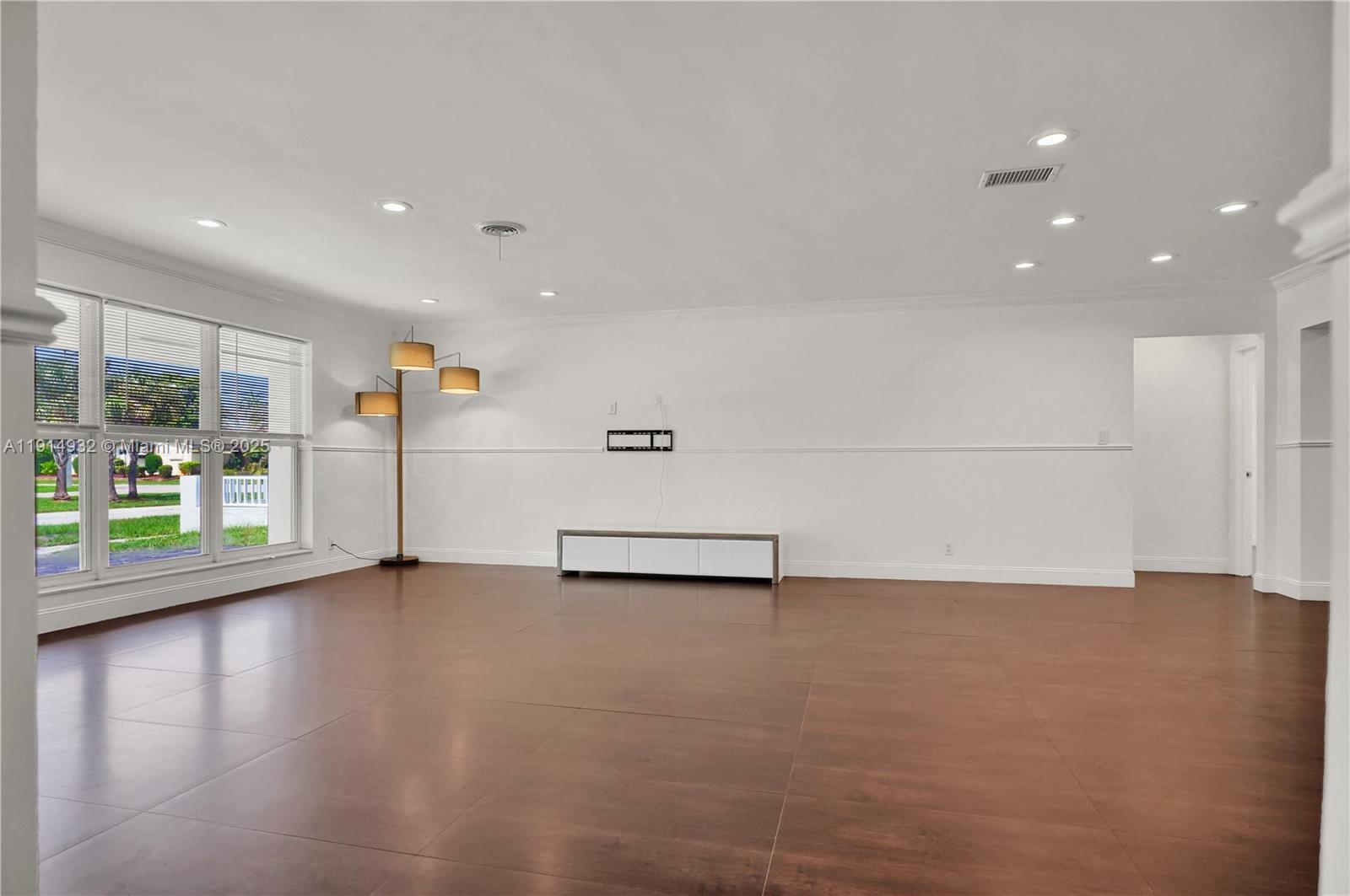 HOLLYWOOD HILLS AMEN PLAT - Residential Lease