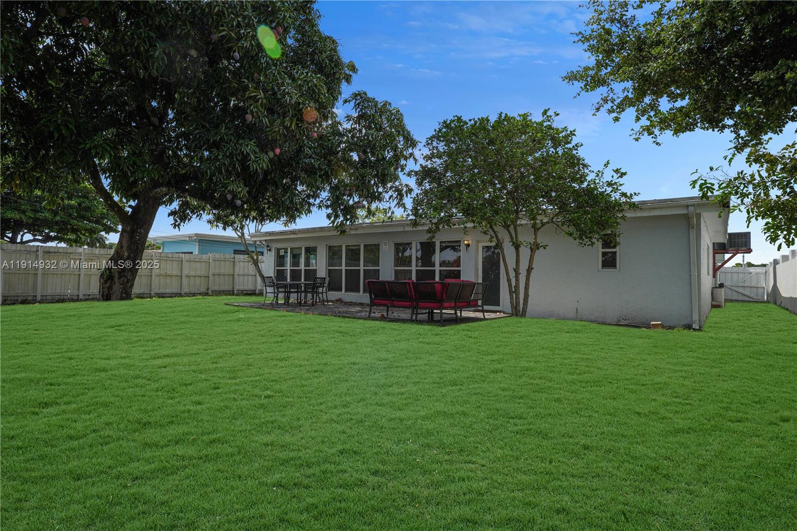 HOLLYWOOD HILLS AMEN PLAT - Residential Lease