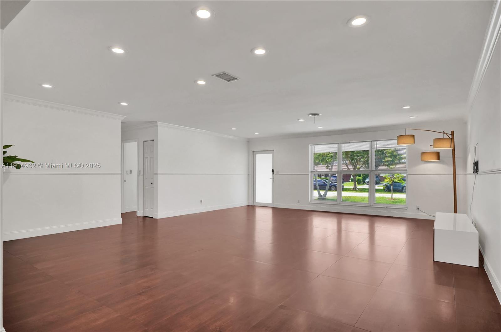 HOLLYWOOD HILLS AMEN PLAT - Residential Lease