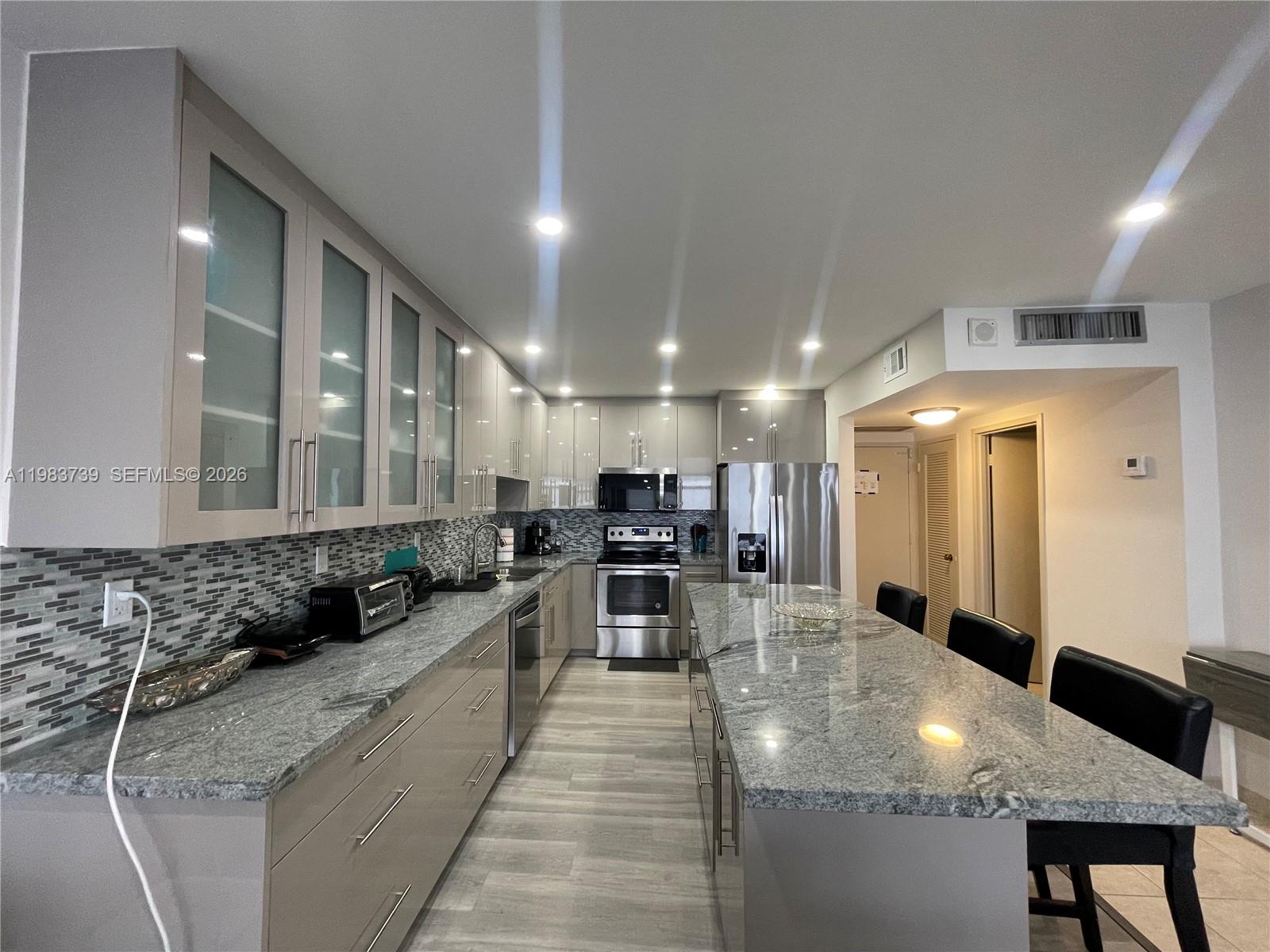 SEA AIR TOWERS CONDO - Residential Lease