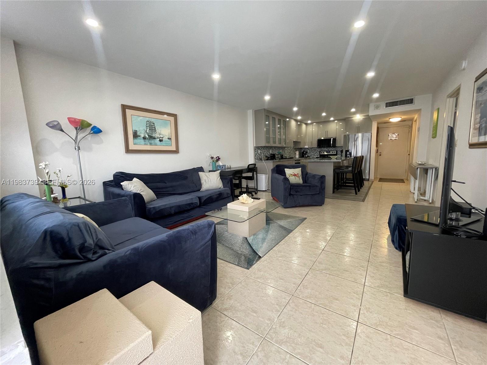 SEA AIR TOWERS CONDO - Residential Lease