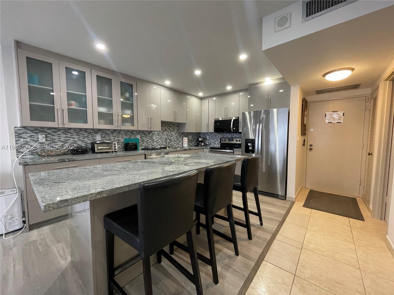 SEA AIR TOWERS CONDO - Residential Lease