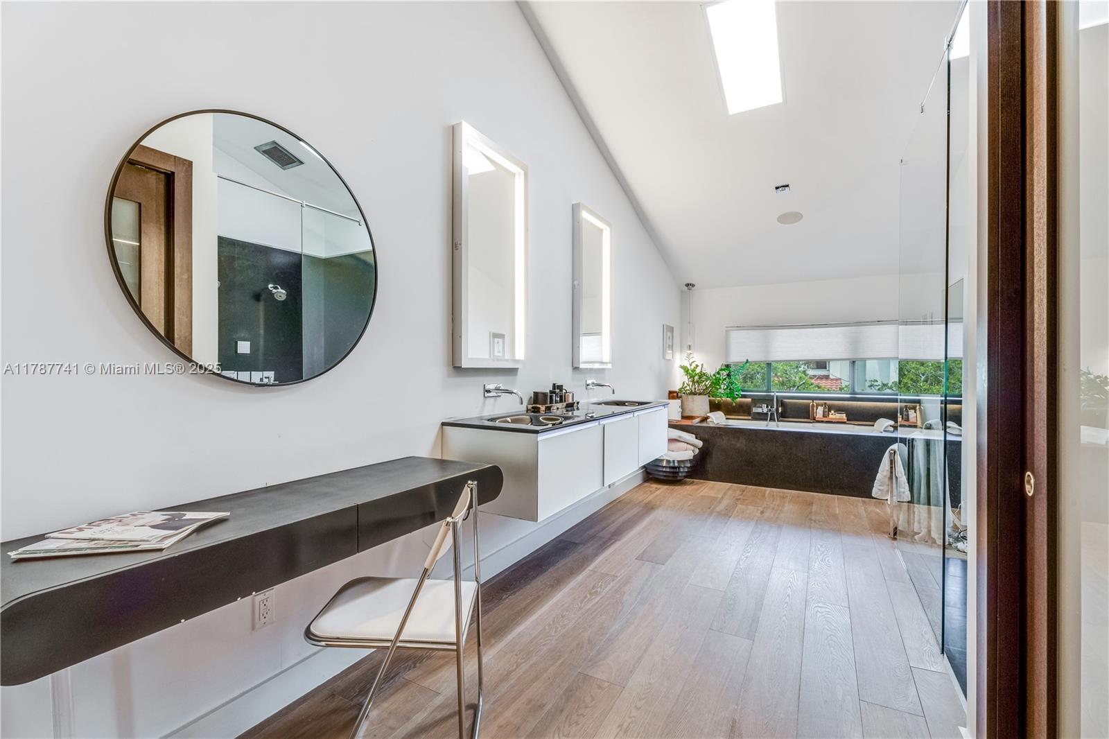 L HERMITAGE - Residential