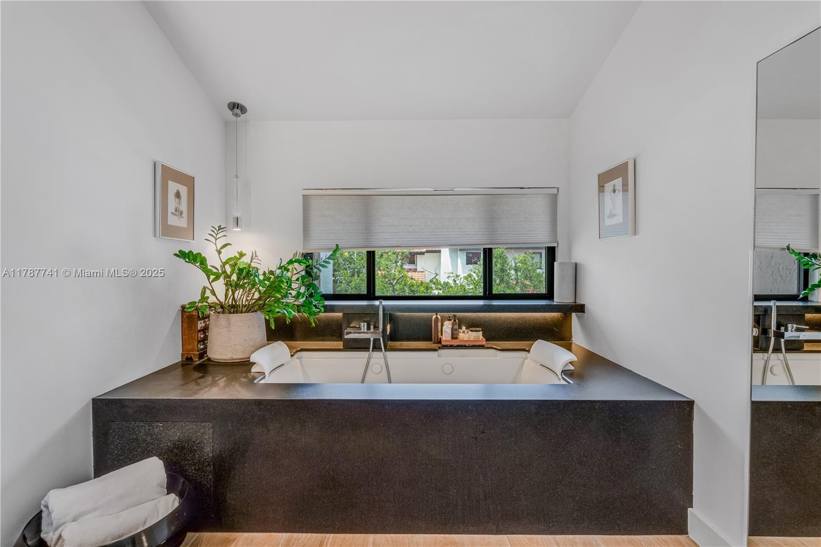 L HERMITAGE - Residential