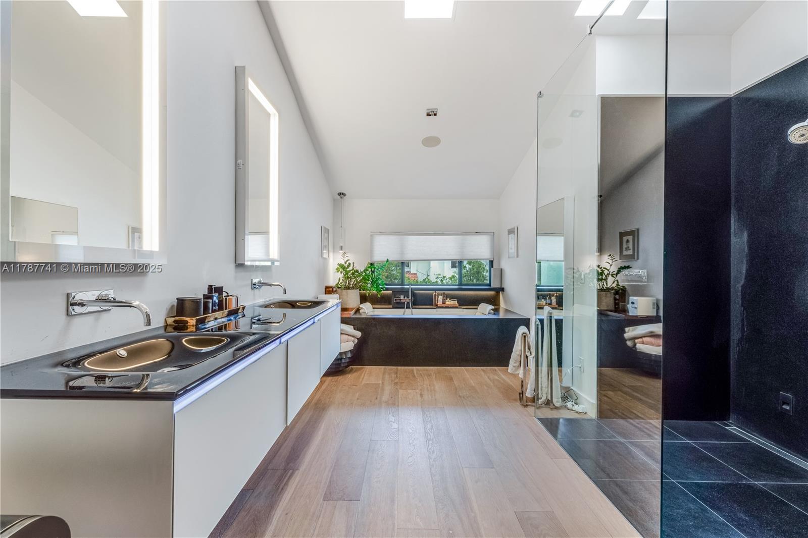 L HERMITAGE - Residential