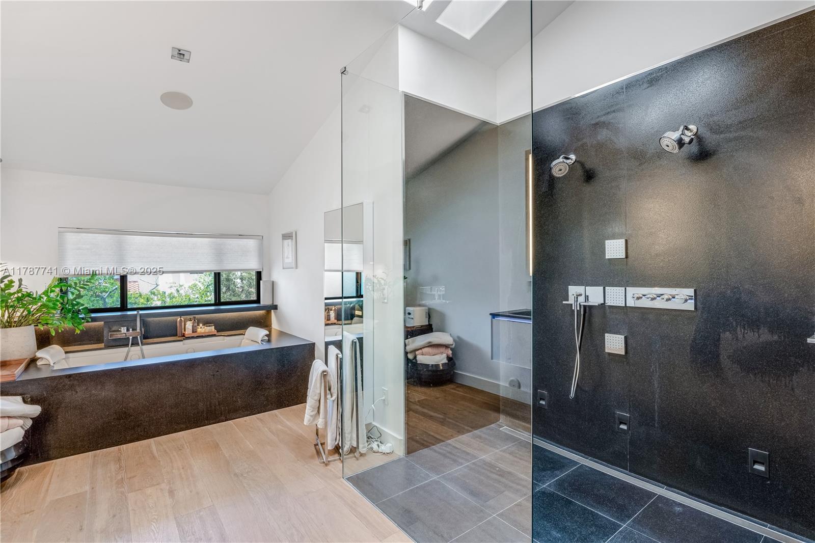 L HERMITAGE - Residential