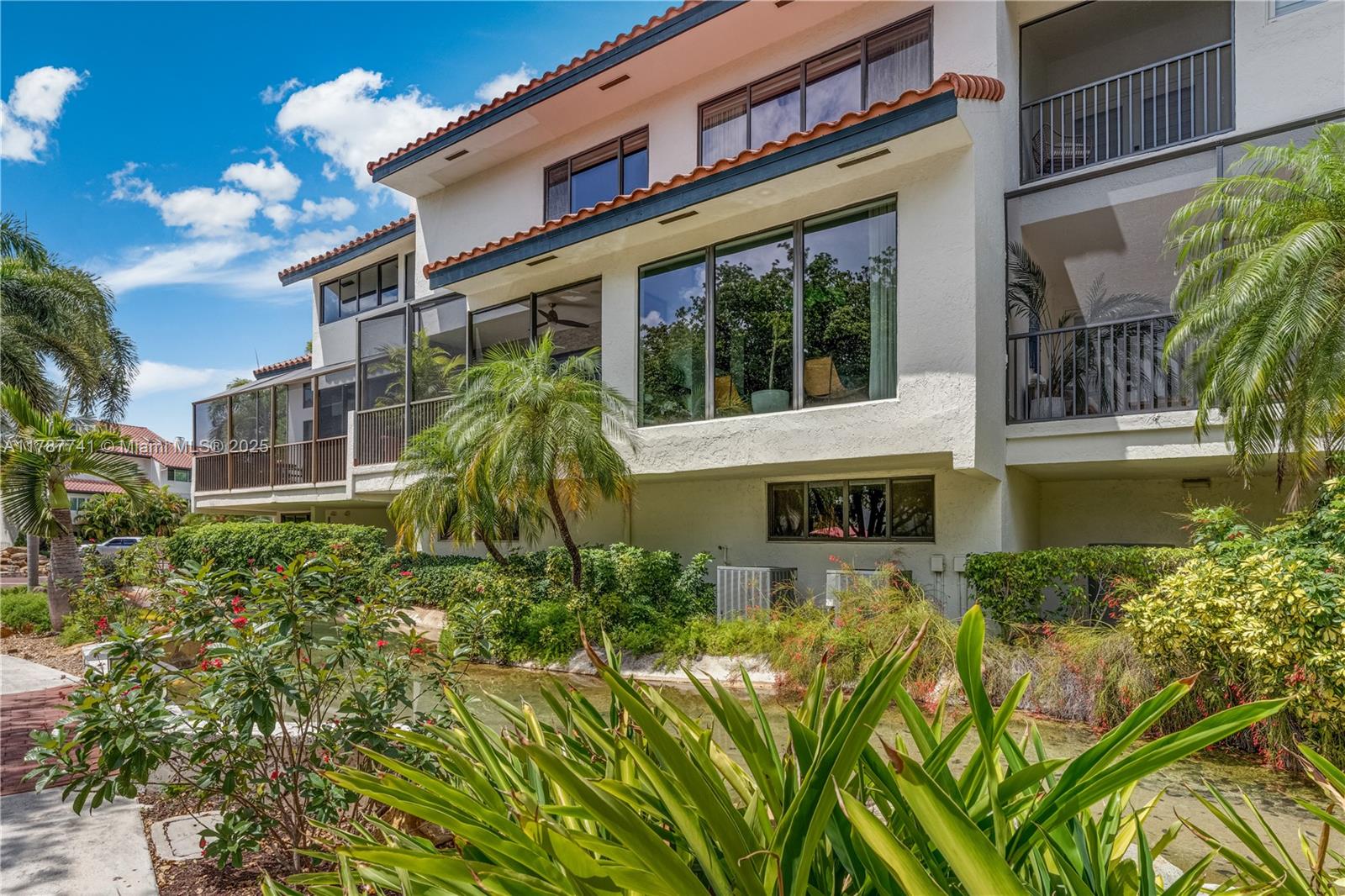 L HERMITAGE - Residential
