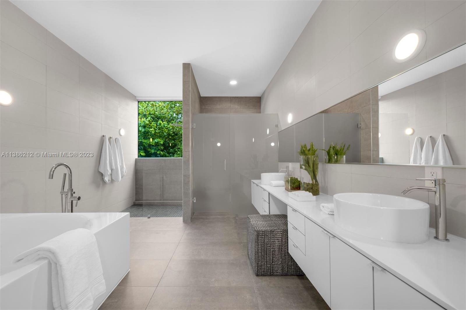 PINE TREE ESTATES - Residential