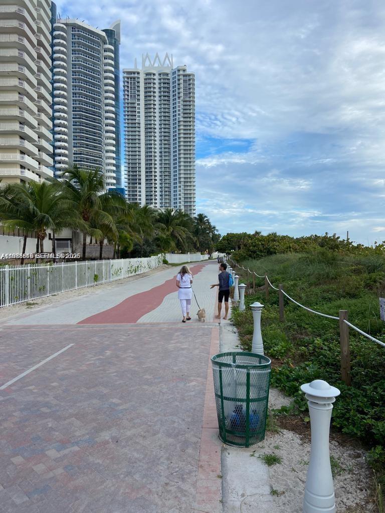 MAISON GRANDE CONDO - Residential