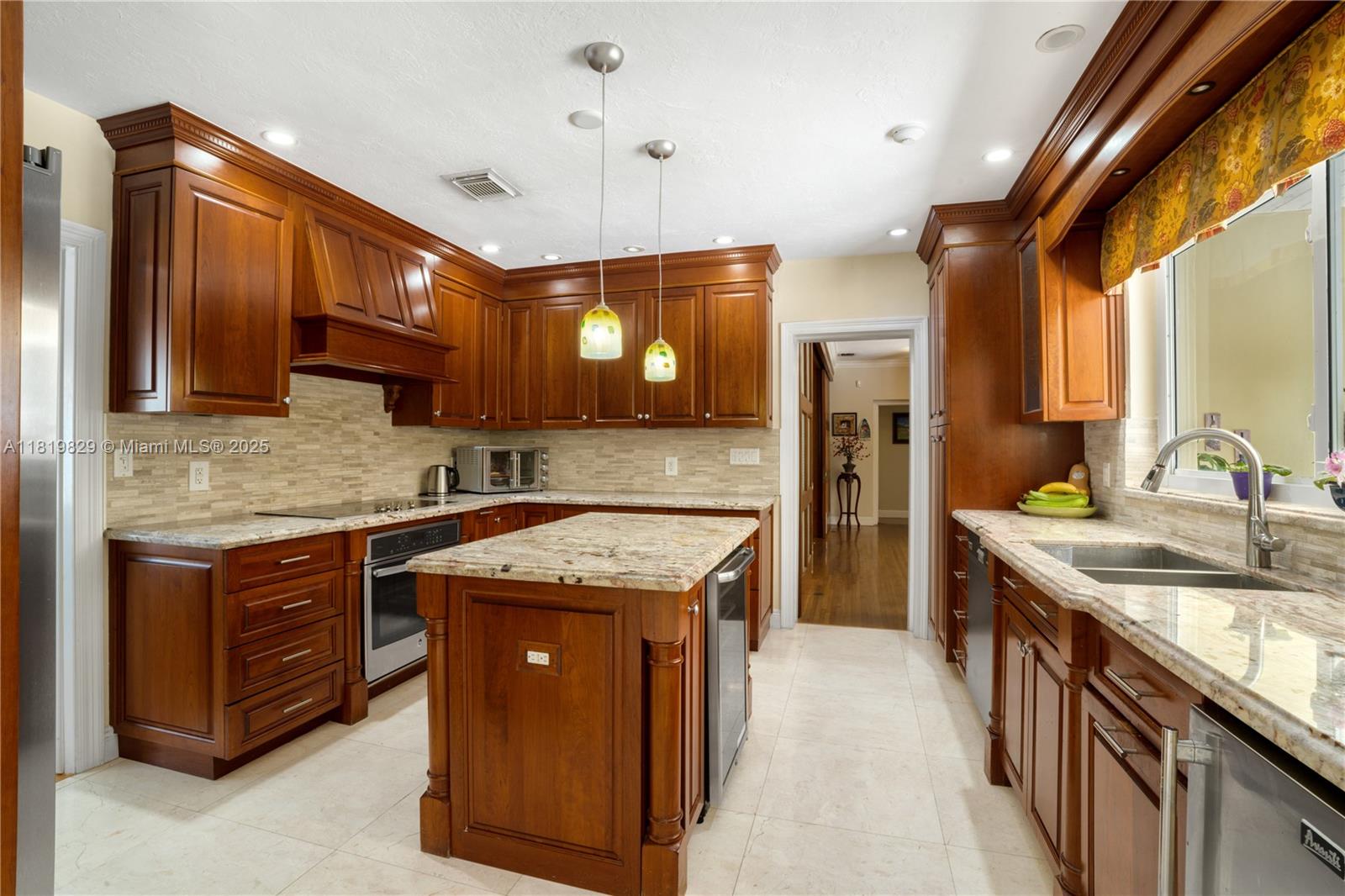 CORAL GABLES COUNTRY CLUB - Residential