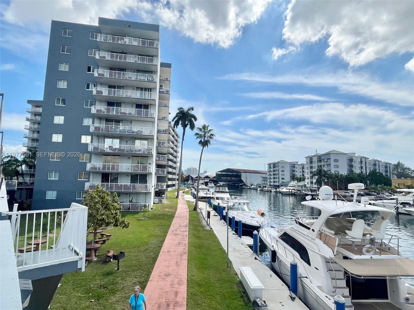 ISLA DEL MAR CONDO - Residential