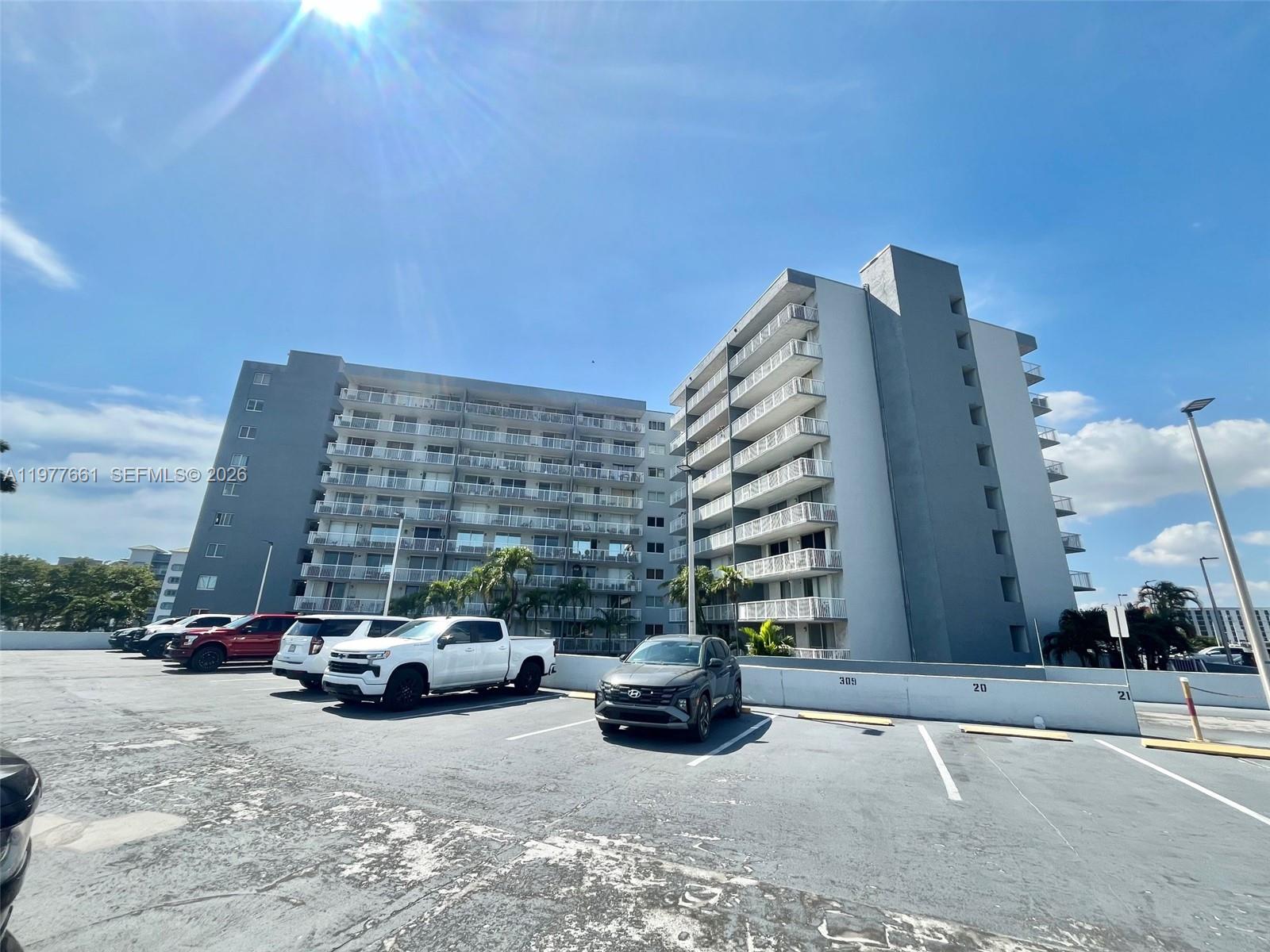 ISLA DEL MAR CONDO - Residential