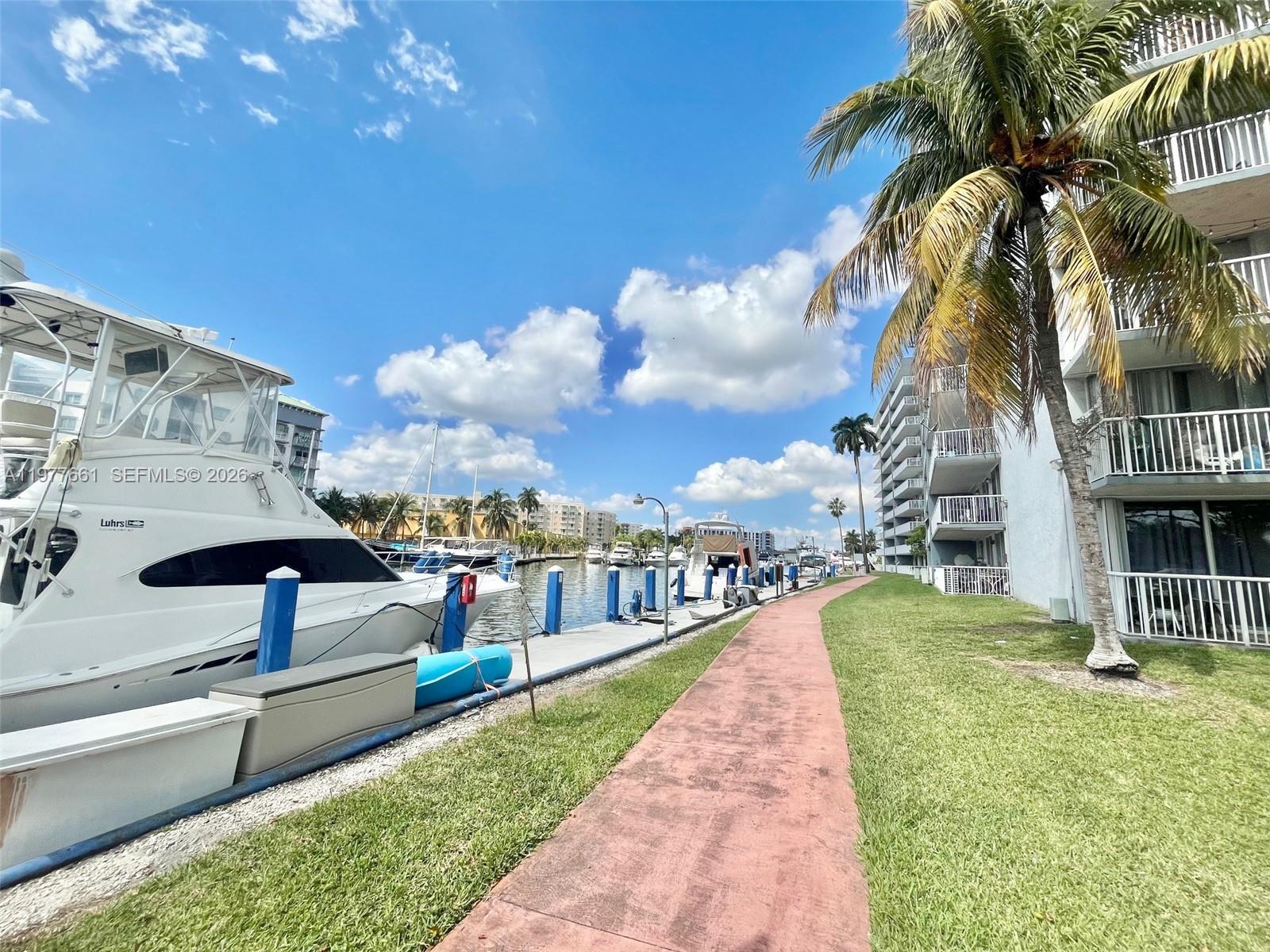 ISLA DEL MAR CONDO - Residential