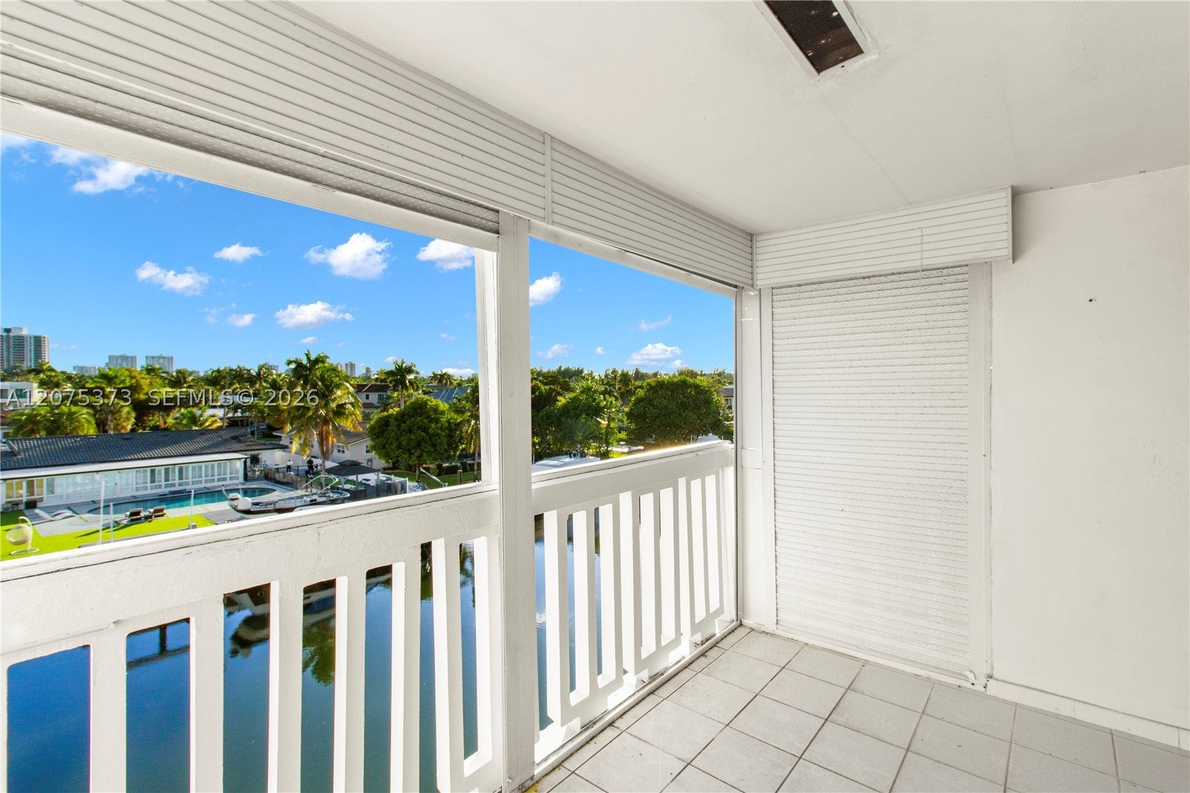 455 Paradise Isle Blvd 402