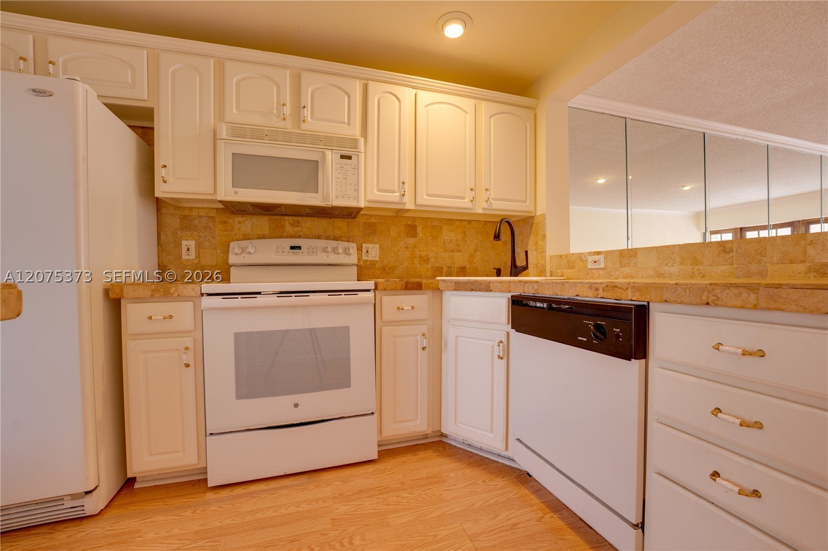455 Paradise Isle Blvd 402