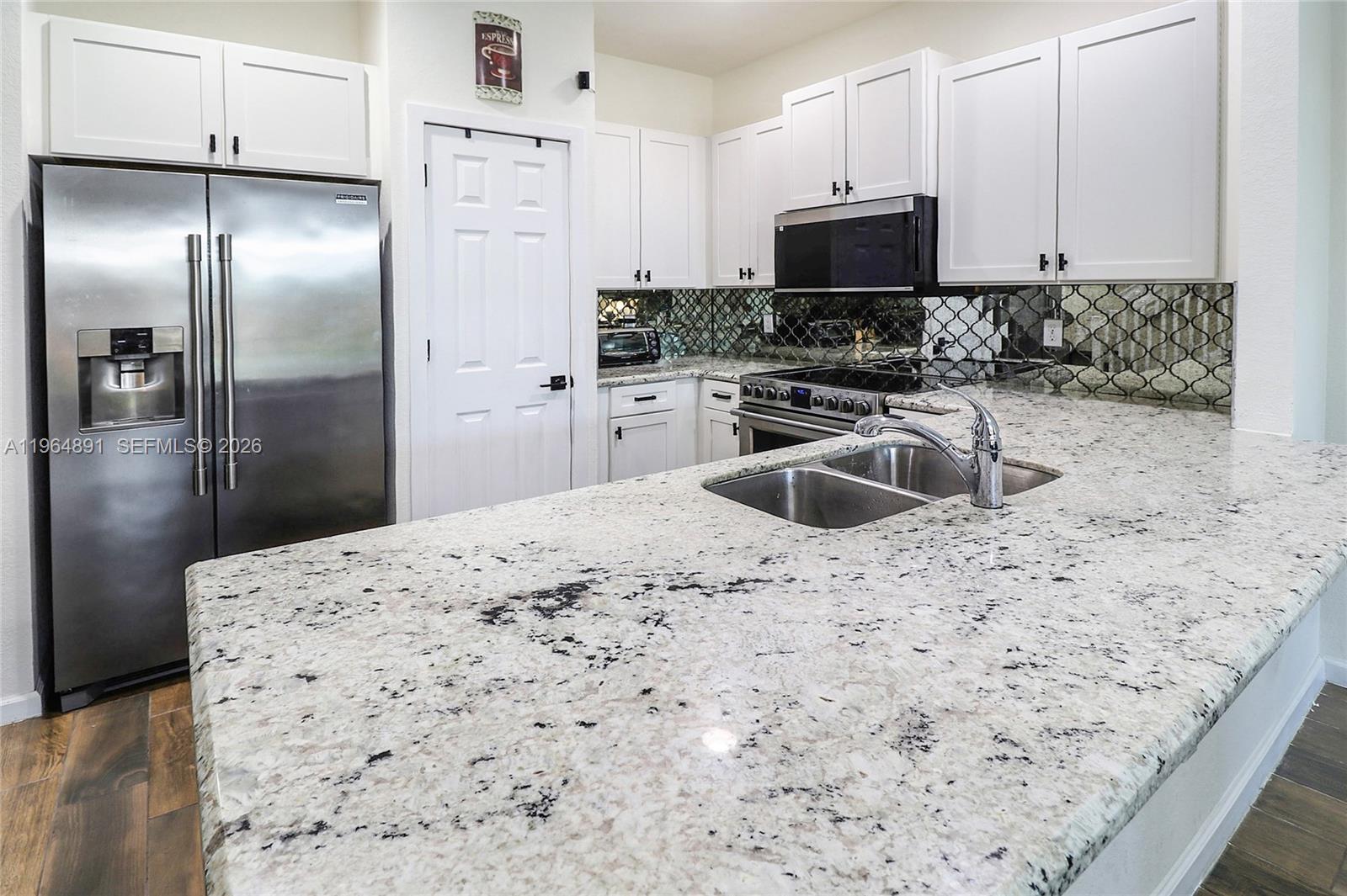 DIXIE LANDMARK PLAT - Residential