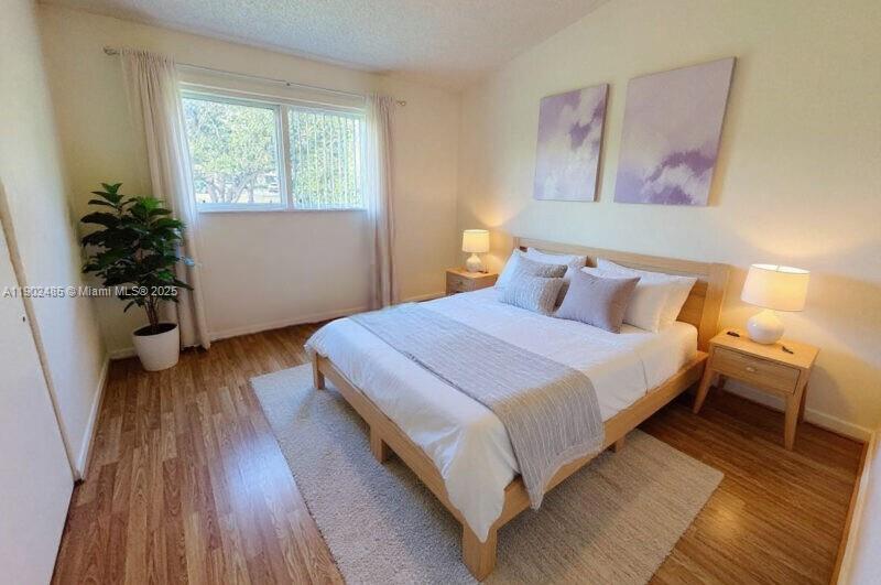 SUMMER LAKE - Residential