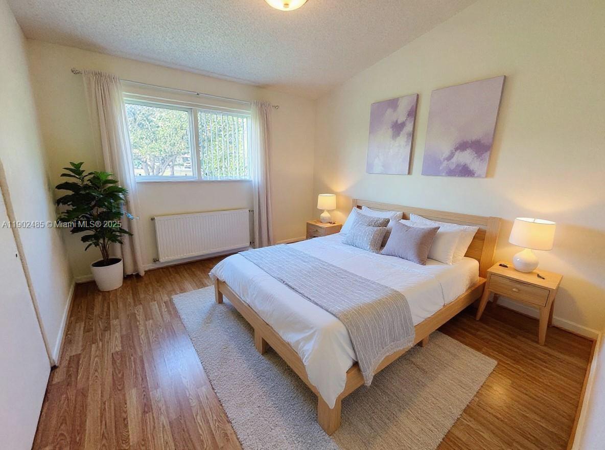 SUMMER LAKE - Residential