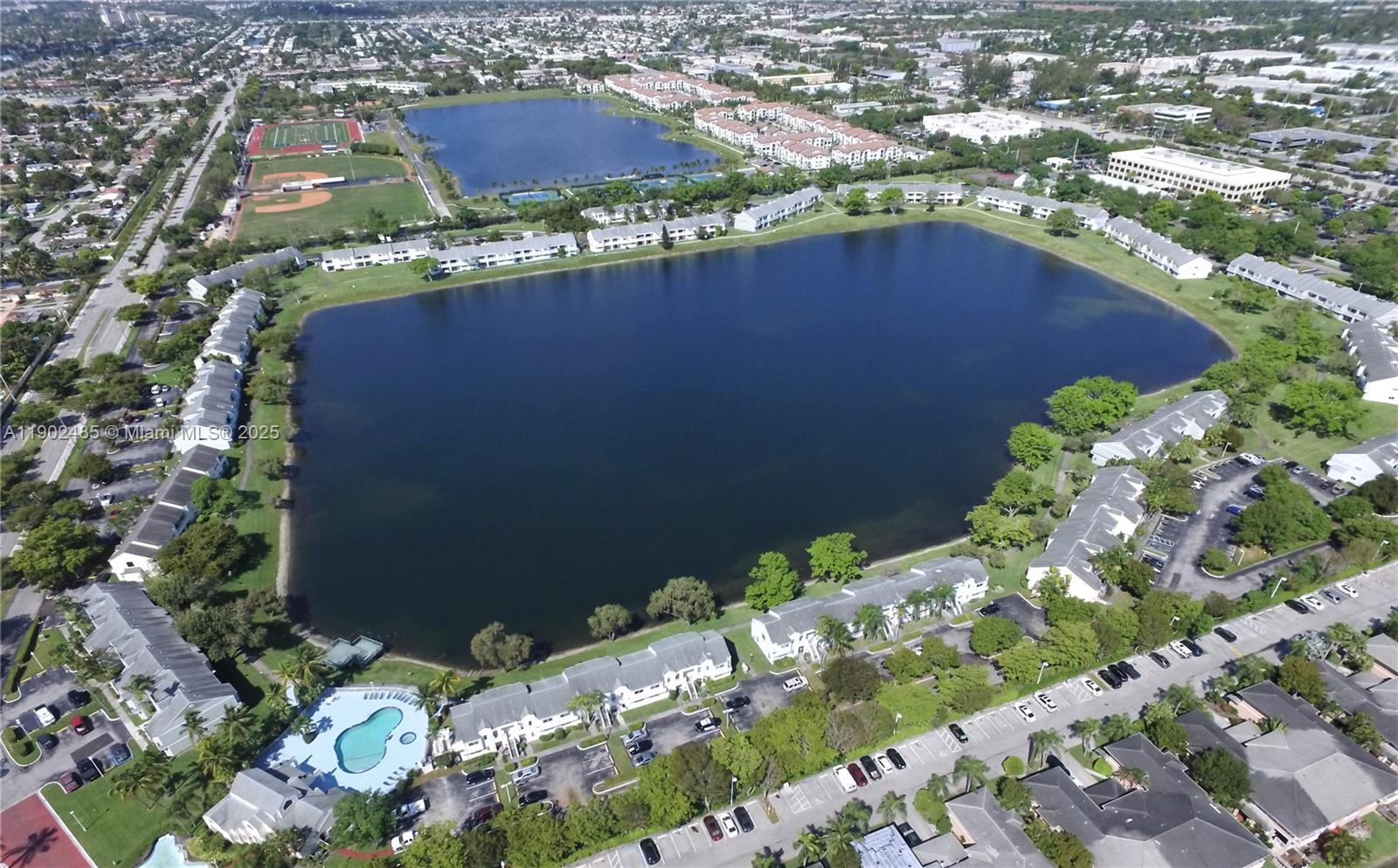 SUMMER LAKE - Residential