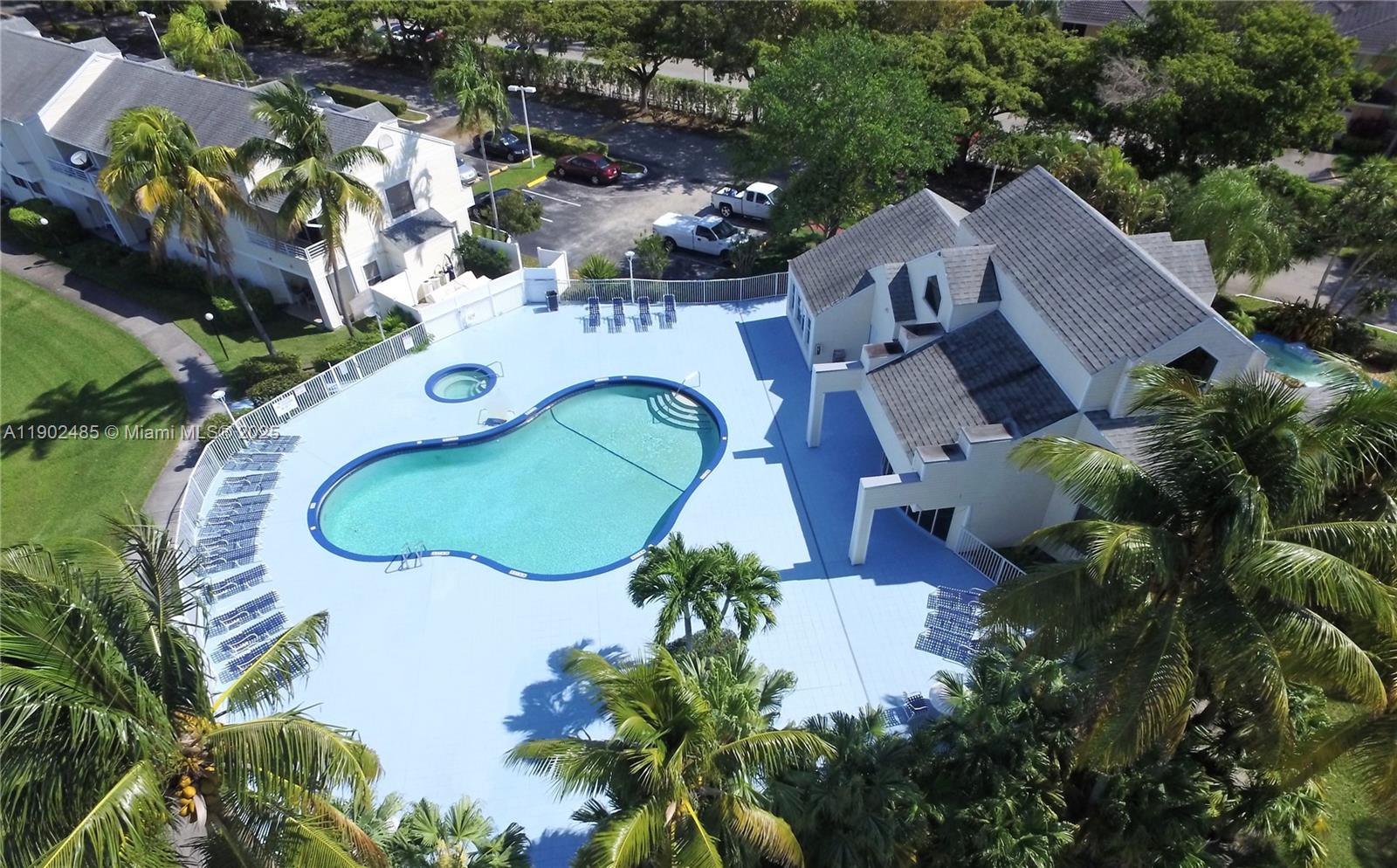 SUMMER LAKE - Residential