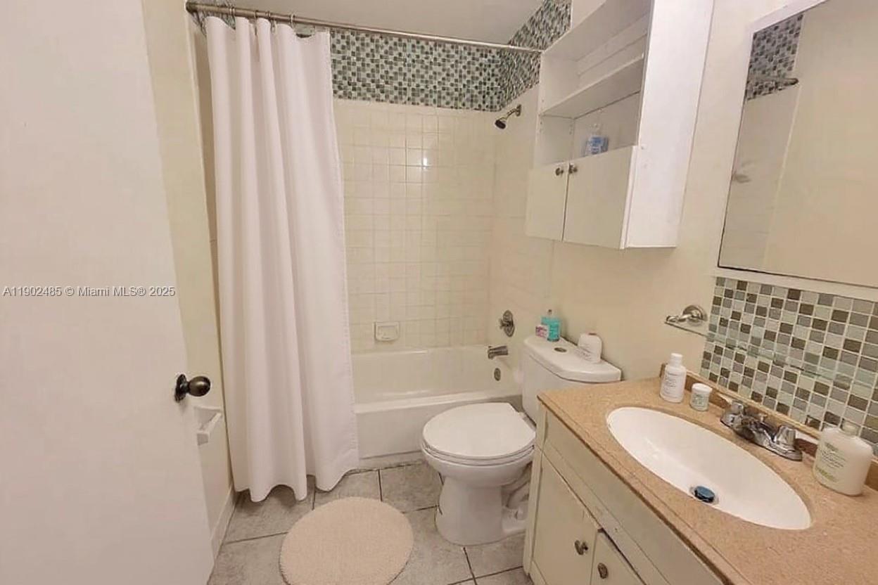 SUMMER LAKE - Residential