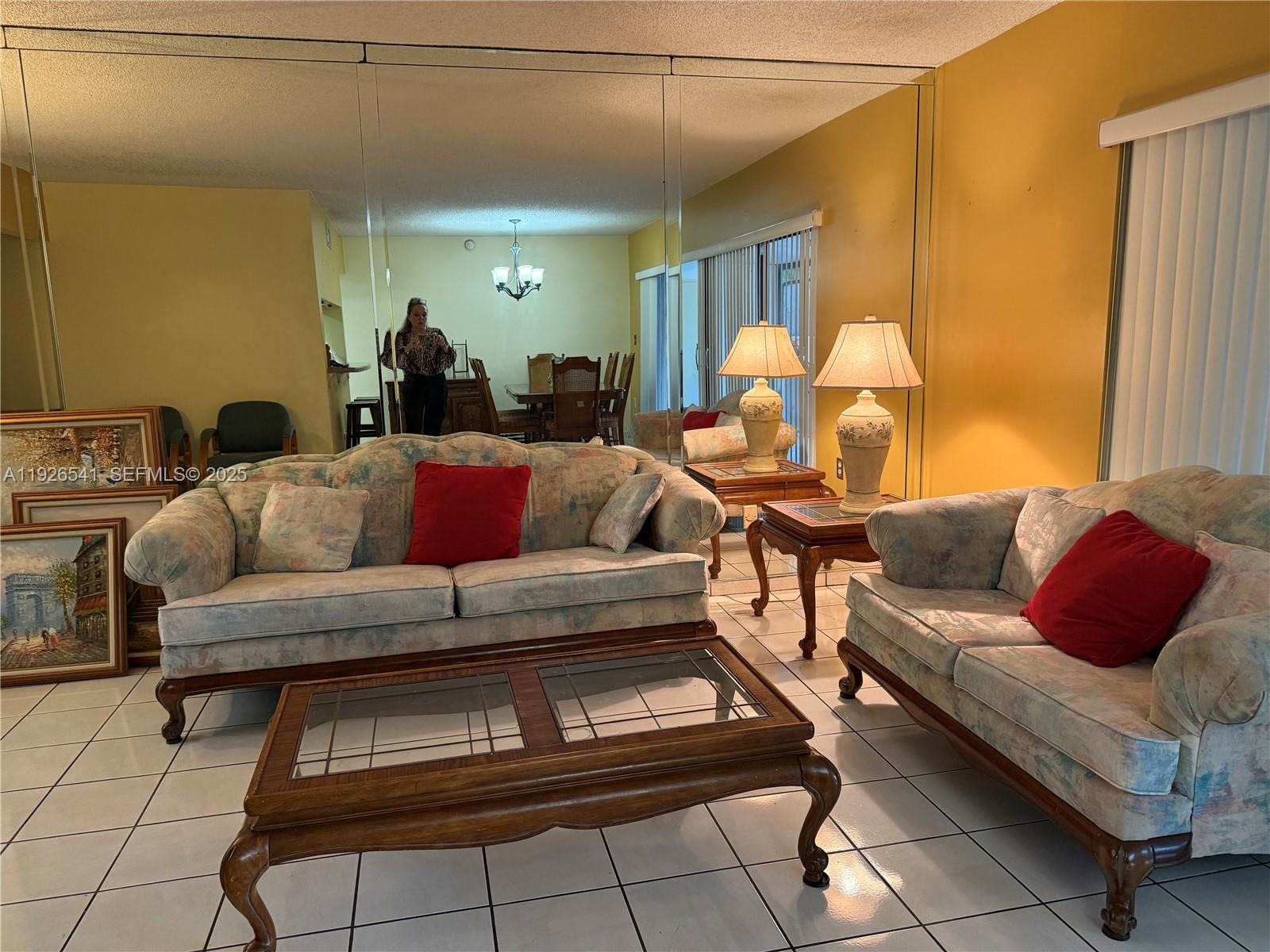 9901 NW 9th St Cir 3-2