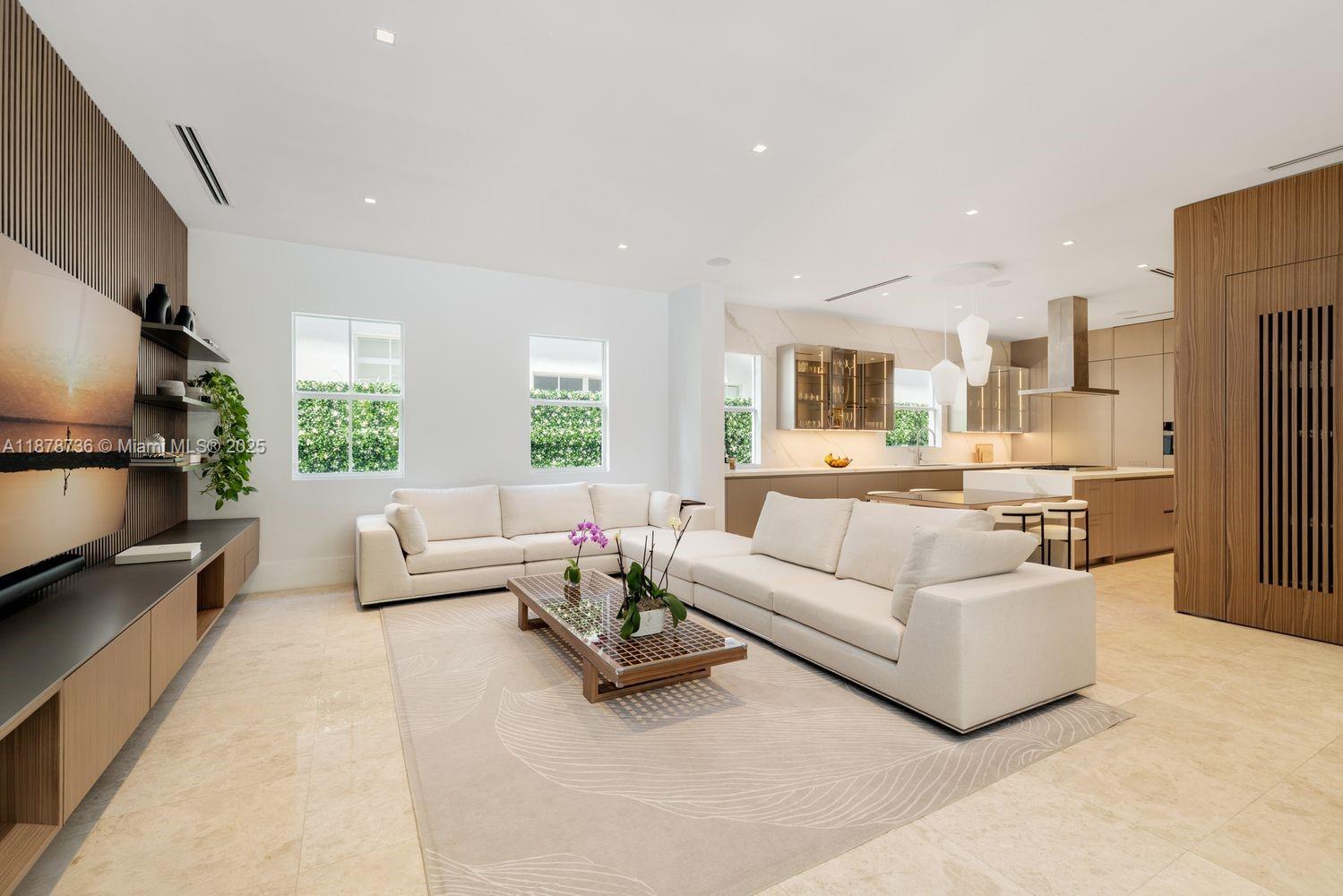 CRYSTAL BLUFF - Residential