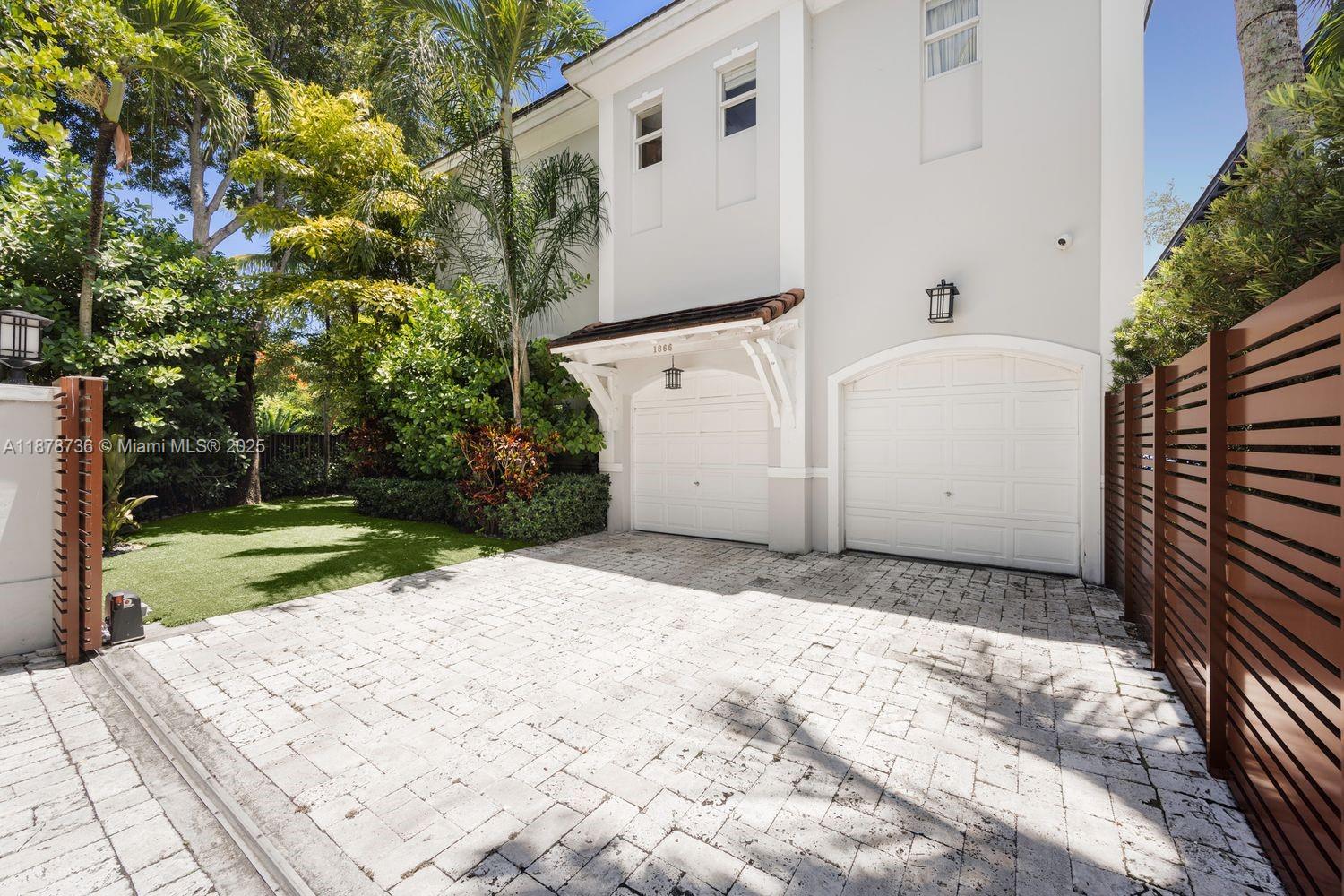 CRYSTAL BLUFF - Residential